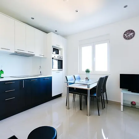 Spant Apartment *